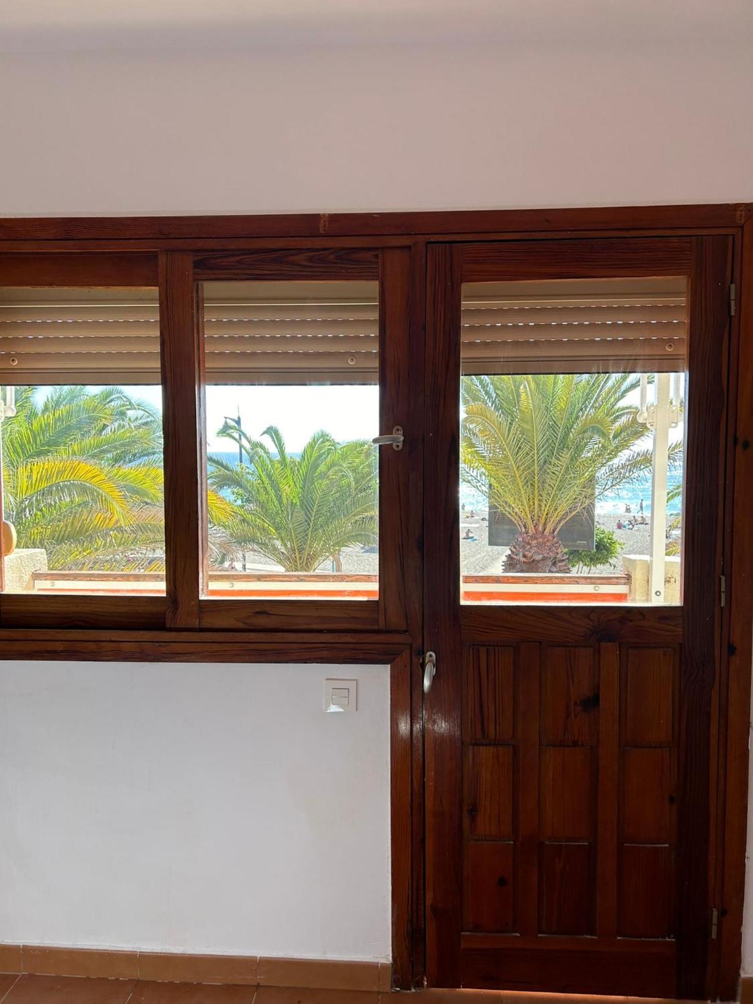 Prime Beachfront Location, Free Parking, Steps To The Sand Los Cristianos  Luaran gambar