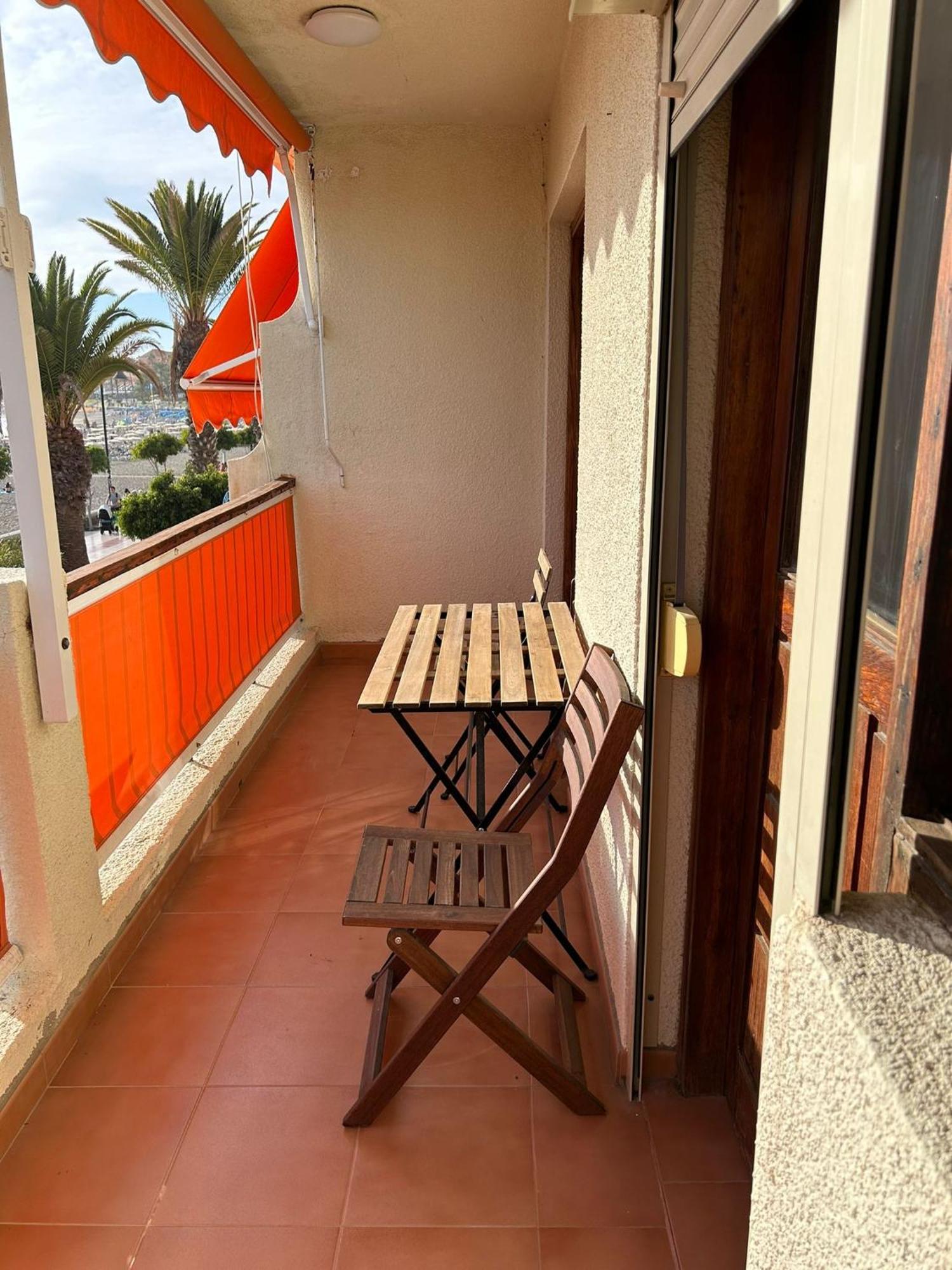 Prime Beachfront Location, Free Parking, Steps To The Sand Los Cristianos  Luaran gambar