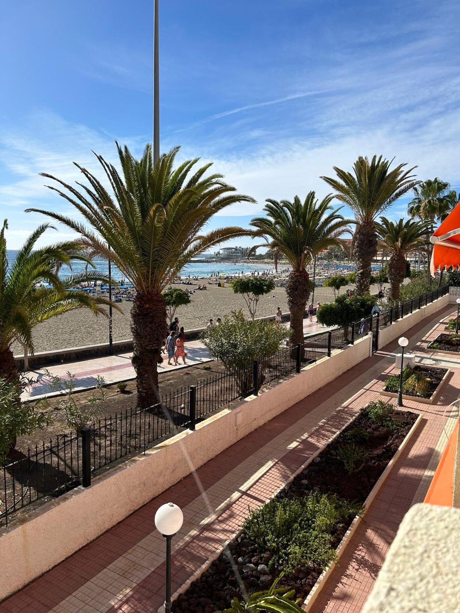 Prime Beachfront Location, Free Parking, Steps To The Sand Los Cristianos  Luaran gambar